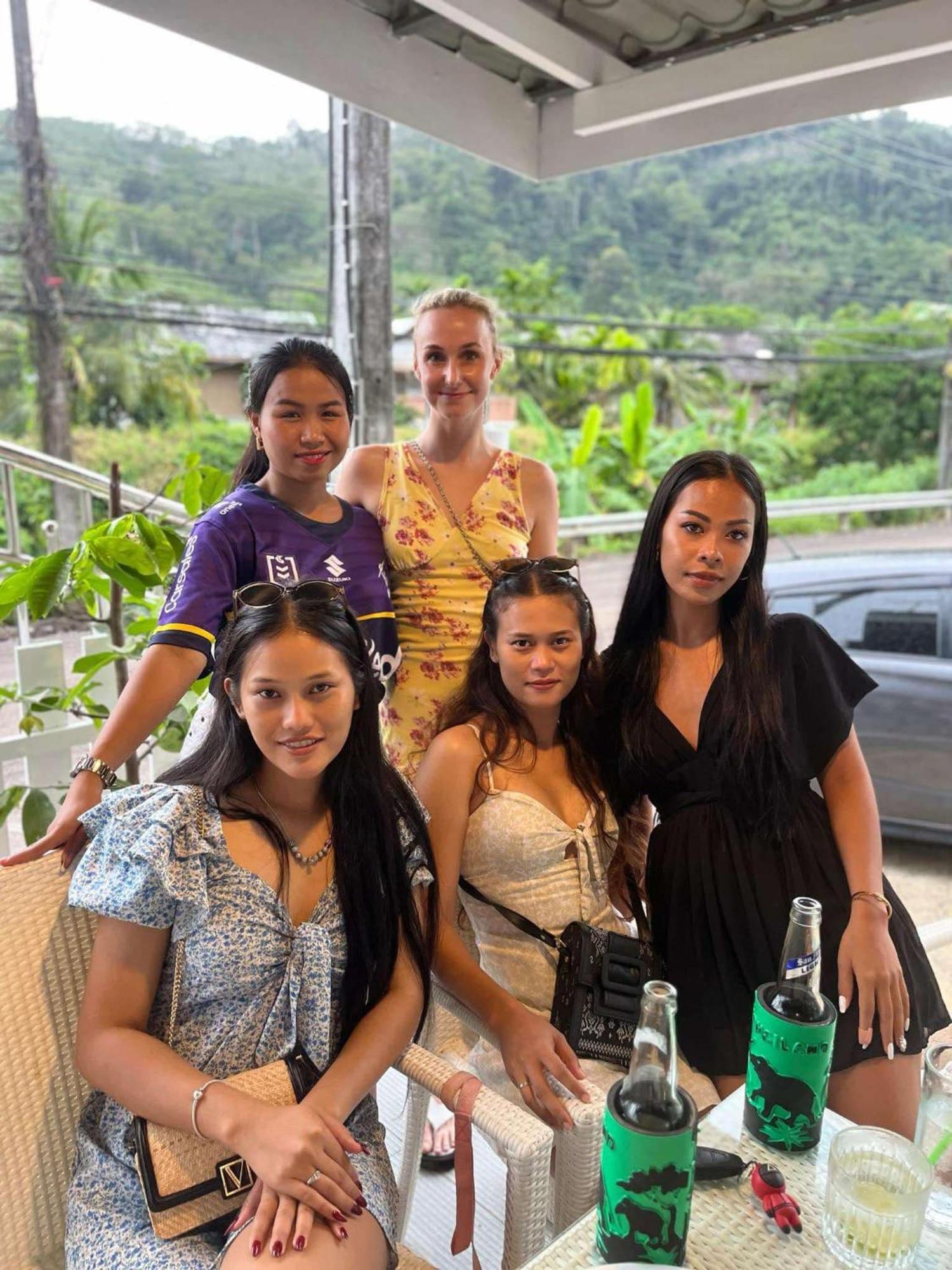 Elephant Sports Bar And Accommodation Phuket Esterno foto